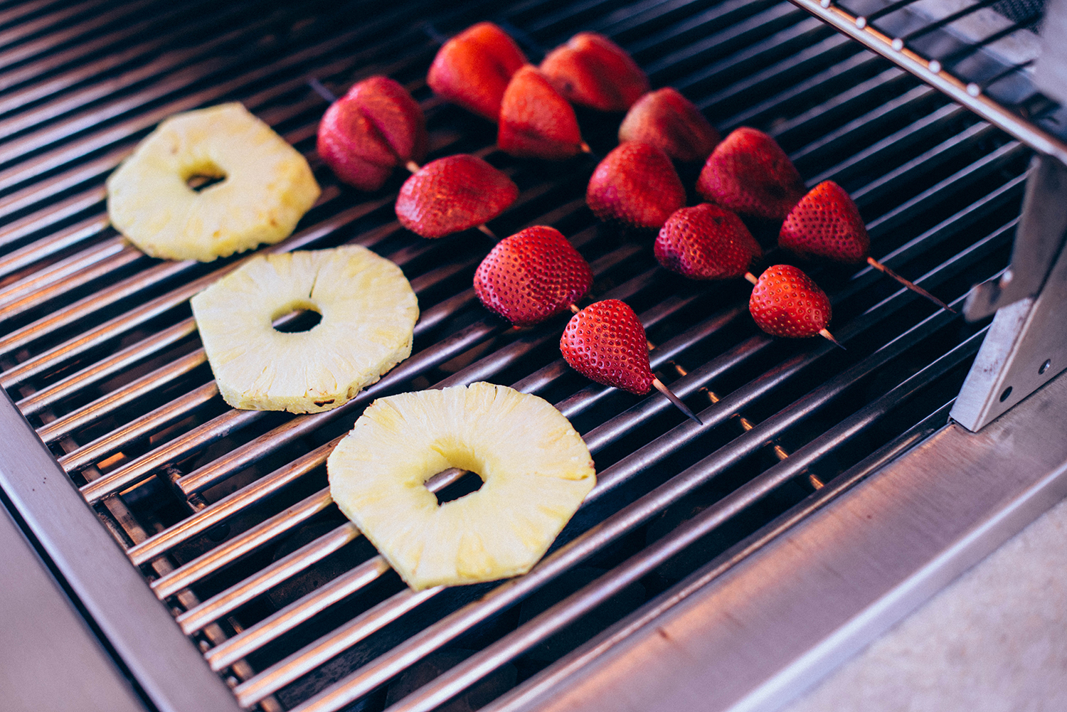 Easy Summer Dessert: Grilled Fruit | The Style Scribe