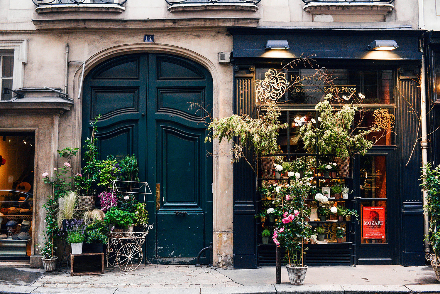 Wandering The Streets of Paris | The Style Scribe by Merritt Beck
