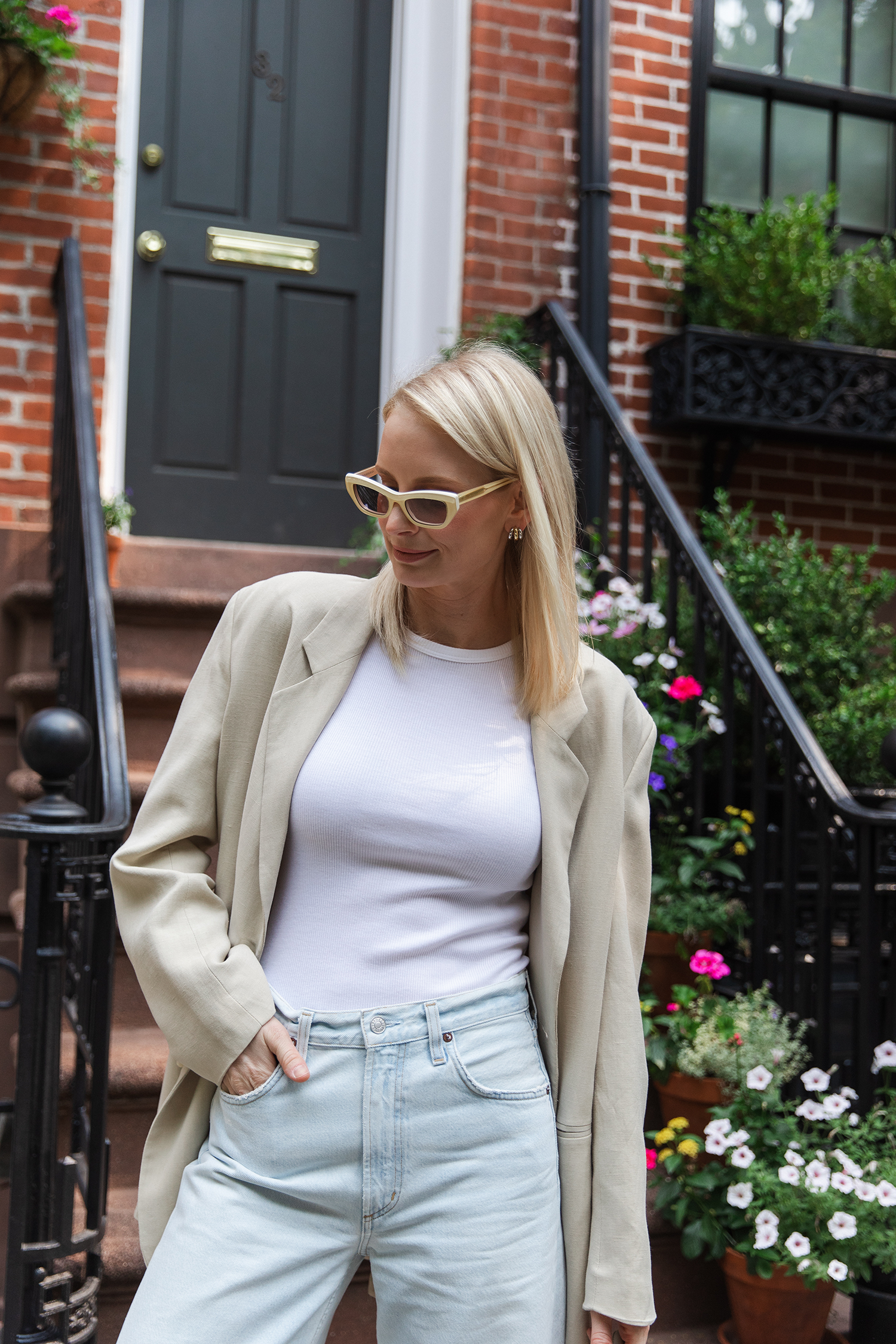 AGOLDE LOW CURVE FRAY JEANS + LE MONDE BERYL LUNA FLATS // MERRITT BECK