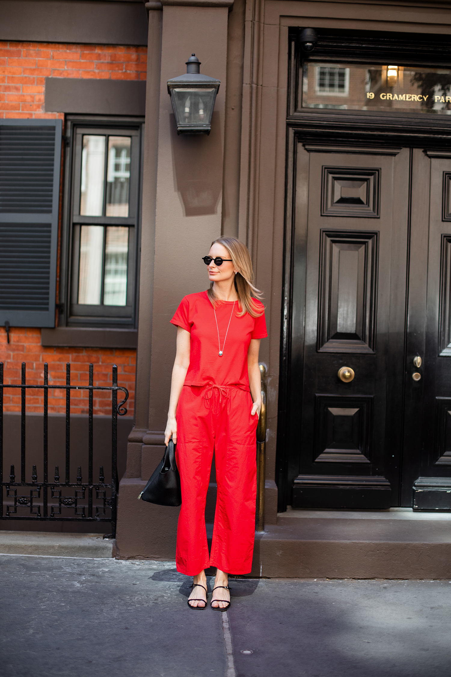 CASUAL PANTS THAT WILL KEEP YOU COOL THIS SUMMER (IN MORE WAYS THAN ONE)